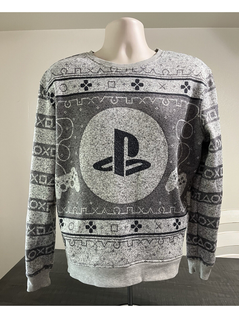 Playstation Sweatshirt Mens M Gray Crew Fleece Pullover All Over Gaming Sweater